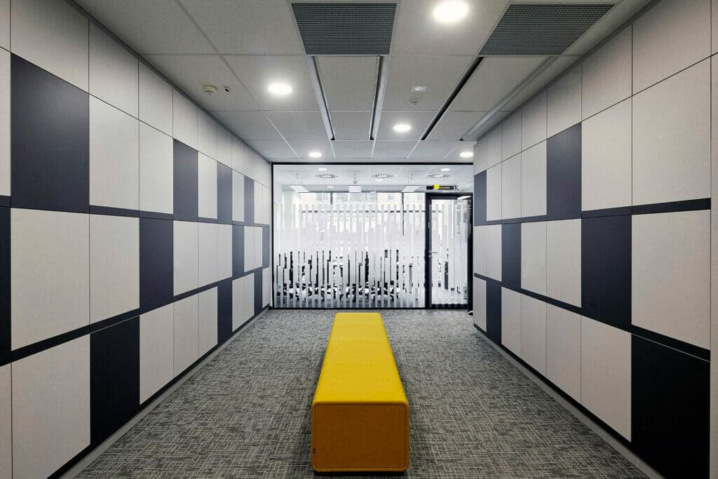 workplace-locks-ey-1024x683-1_nometra